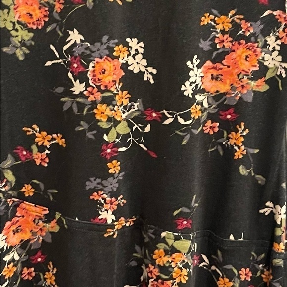 Garnet Hill fall floral v-neck faux wrap dress with flattering ruching. Small. - Picture 8 of 8